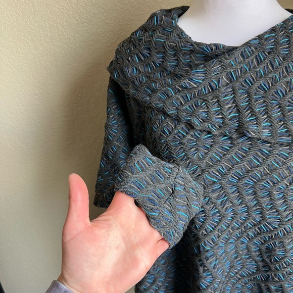 SNO SKINS grey and blue textured long sleeve sweater | small - Picture 2 of 7